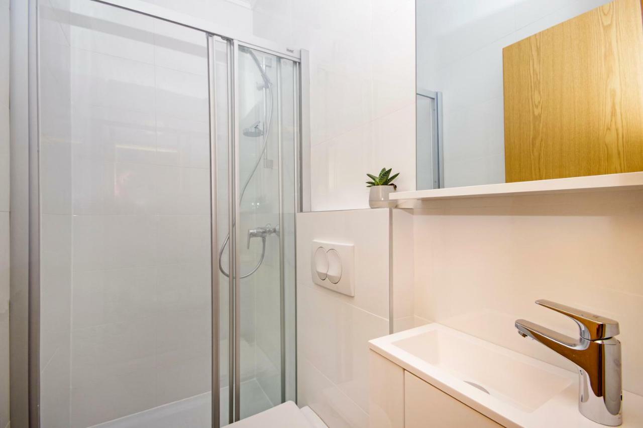 Manuela Apartment Podstrana Luaran gambar
