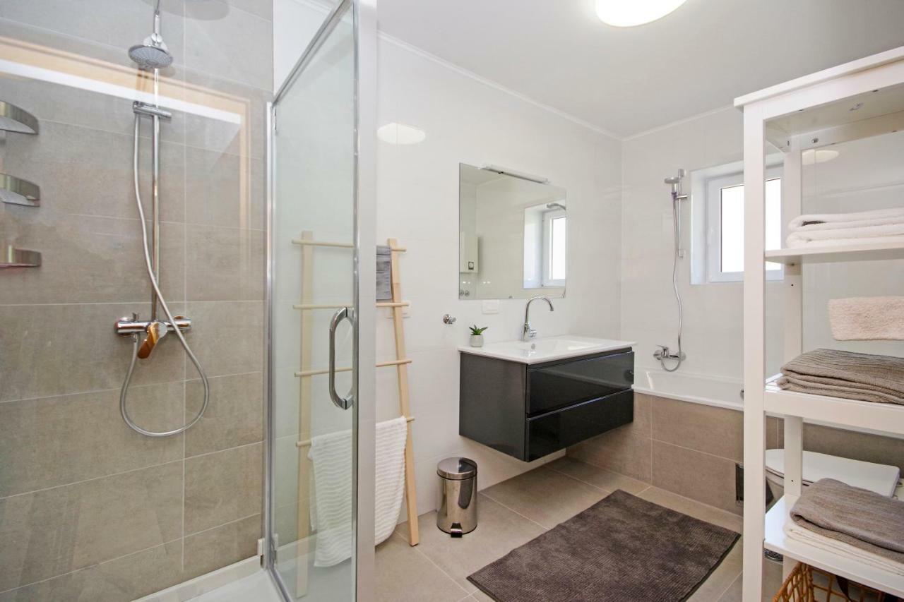 Manuela Apartment Podstrana Luaran gambar