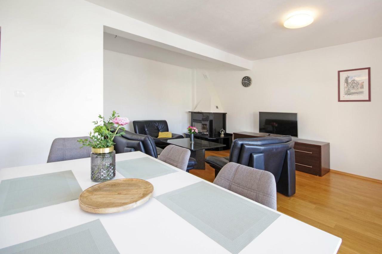 Manuela Apartment Podstrana Luaran gambar